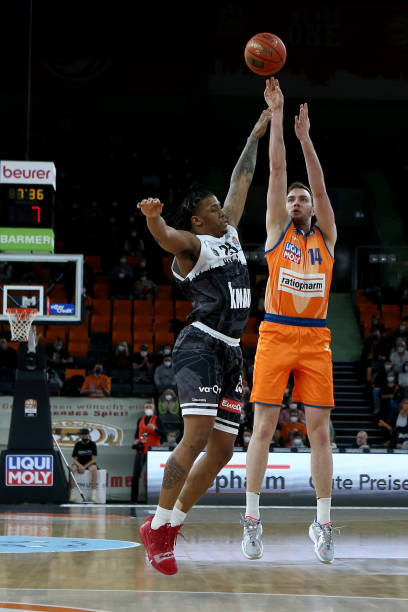 力和进攻威 力和进攻威