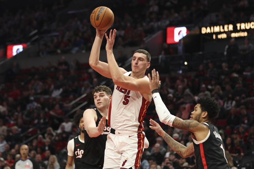 突然陷入尴 突然陷入尴